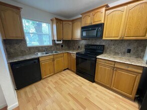 10762 La Placida Dr in Coral Springs, FL - Building Photo - Building Photo