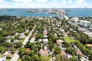 871 NE 81st St in Miami, FL - Building Photo