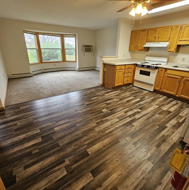 23110 347th St SE in Erskine, MN - Foto de edificio - Building Photo