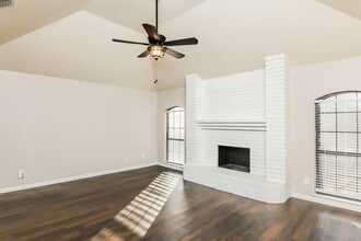 1225 Cozby St W in Benbrook, TX - Building Photo - Building Photo