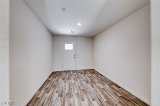 3728 Enchanted Sky St in Las Vegas, NV - Building Photo - Building Photo