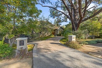 253 Hillview Ave in Los Altos, CA - Building Photo - Building Photo