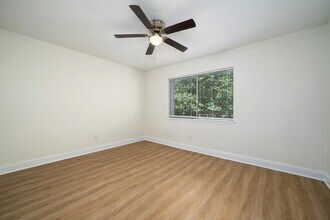 Beacon Pointe Apartments in Birmingham, AL - Building Photo - Building Photo