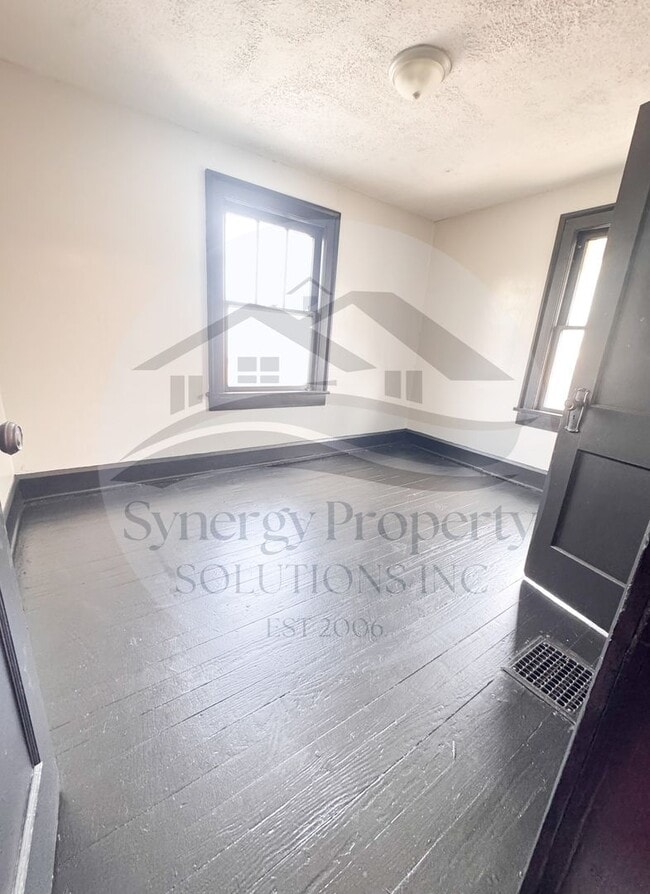 243 W First St in Mansfield, OH - Building Photo - Building Photo