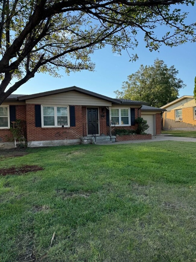 property at 1708 Brazos St