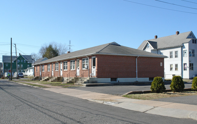 62 Governor St in East Hartford, CT - Building Photo - Building Photo