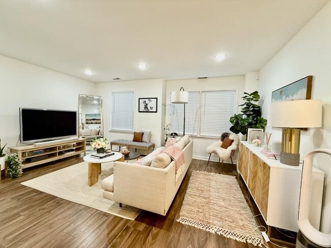 267 GATES Ave in Jersey City, NJ - Building Photo - Building Photo