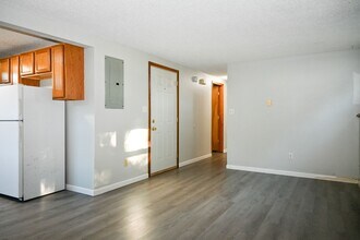 723 S 25th St in Grand Forks, ND - Building Photo - Building Photo