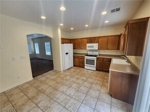 9319 Fitzwilliam Ave in Las Vegas, NV - Building Photo - Building Photo