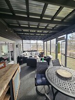 492 Spring Ridge Dr in Crystal Lake, IL - Building Photo