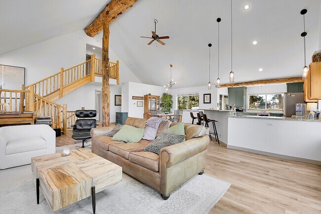 7052 Lynx Lair Rd in Evergreen, CO - Building Photo - Building Photo