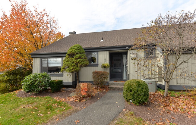 property at 911 Heritage Vlg