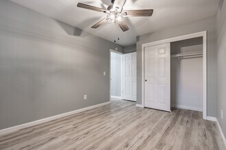 Woodglen Terrace Apartments in Modesto, CA - Foto de edificio - Interior Photo