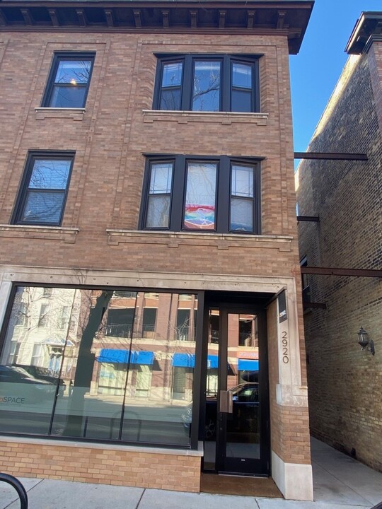 2920 N Lincoln Ave in Chicago, IL - Building Photo