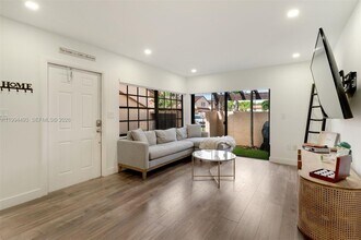 13235 SW 114th Terrace in Miami, FL - Building Photo - Building Photo