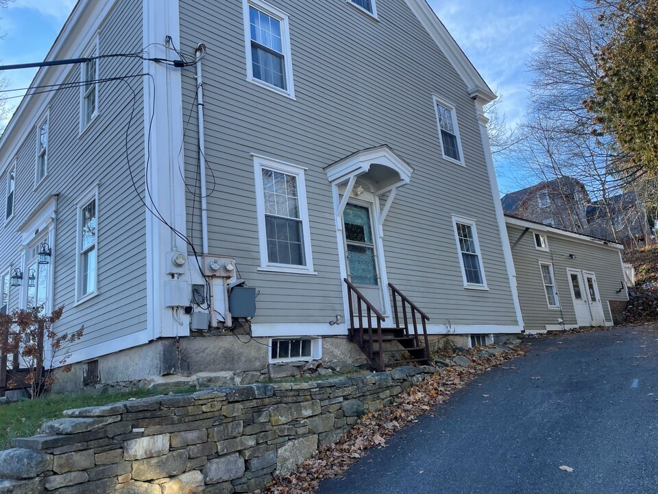 688 Middle St, Unit 2 in Bath, ME - Building Photo