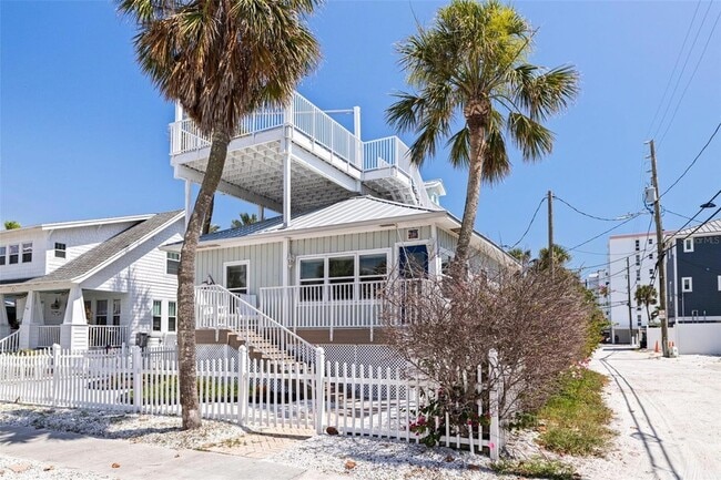 106 7th Ave in St Pete Beach, FL - Building Photo - Building Photo