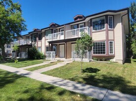 228-226 6 Ave in Strathmore, AB - Building Photo