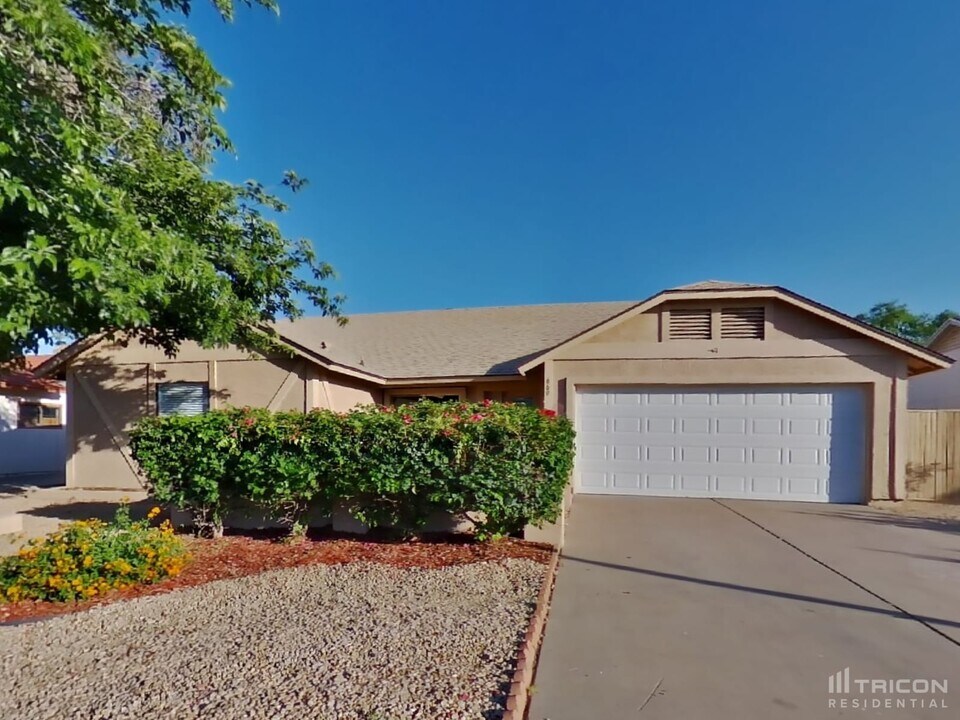 669 W Barrow Dr in Chandler, AZ - Building Photo