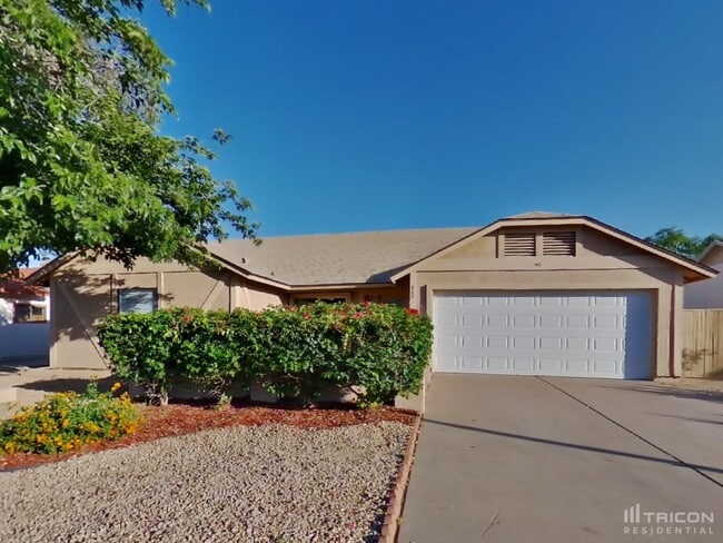 property at 669 W Barrow Dr