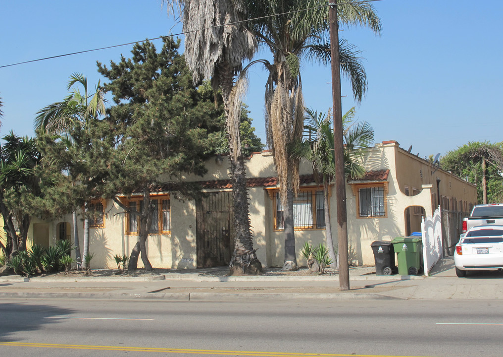 4307 S Normandie Ave in Los Angeles, CA - Building Photo