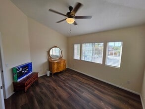 2432 Papyrus Ct in Oceanside, CA - Foto de edificio - Building Photo