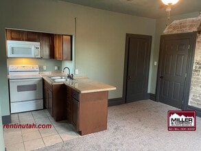 776 W North Temple St in Salt Lake City, UT - Foto de edificio - Building Photo