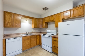 Brentwood Apartments in Lansing, MI - Building Photo - Interior Photo