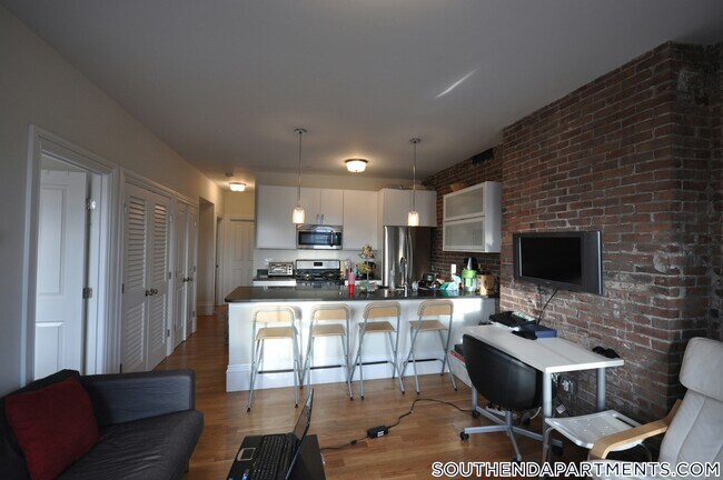 656 Massachusetts Ave in Boston, MA - Building Photo - Building Photo