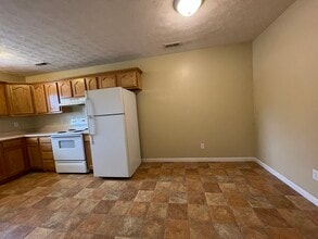 2514 3rd Ave, Unit Half in Huntington, WV - Building Photo - Building Photo