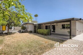 10022 N 48th Ave in Glendale, AZ - Building Photo - Building Photo