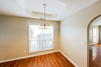 376 Walker Way in Pelham, AL - Foto de edificio - Building Photo