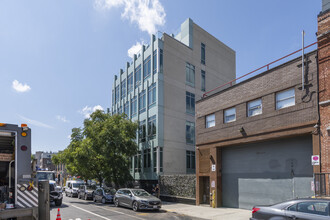 NV in Brooklyn, NY - Foto de edificio - Building Photo