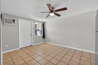 6401 31st St N in St. Petersburg, FL - Building Photo - Building Photo