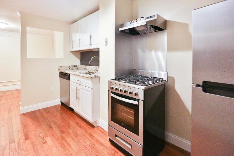 238 Everett St, Unit 1 in Boston, MA - Foto de edificio