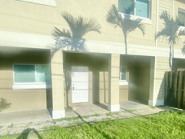 820 NW 2nd Ave in Fort Lauderdale, FL - Building Photo - Building Photo