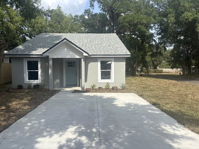 property at 420 S 9th Ave