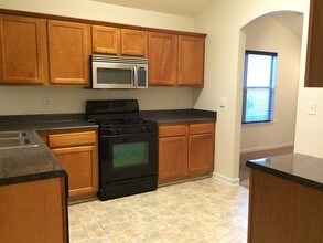 70 Camden Way in Fairburn, GA - Foto de edificio - Building Photo