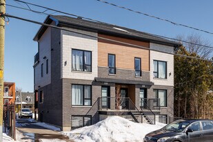 63 Du Parc Av in Laval, QC - Building Photo