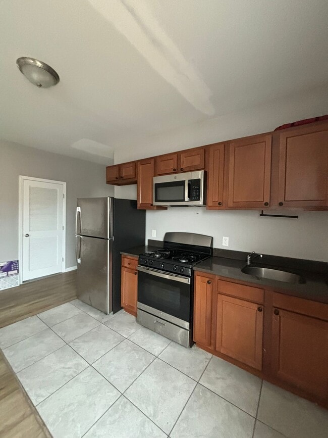 353 16th Ave, Unit 4