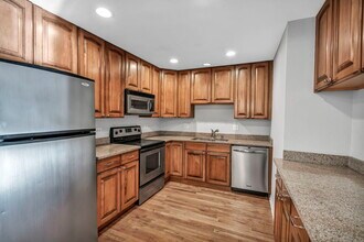 5400 Astor Ln in Rolling Meadows, IL - Building Photo - Building Photo