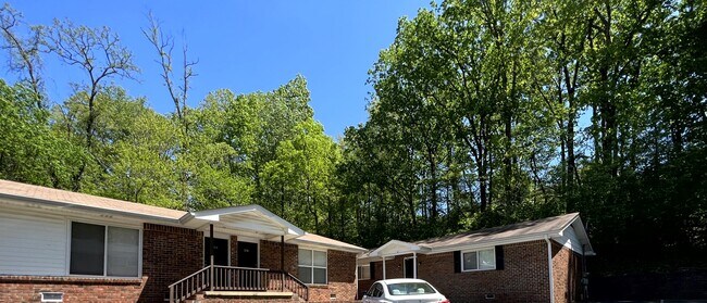 800 Lullwater Rd in Chattanooga, TN - Building Photo - Building Photo