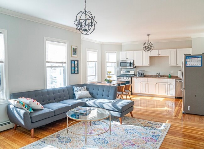 27 Everett St, Unit 05 in Boston, MA - Foto de edificio - Building Photo