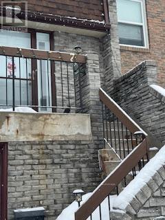 7 Sandhurst Cir in Toronto, ON - Building Photo - Building Photo