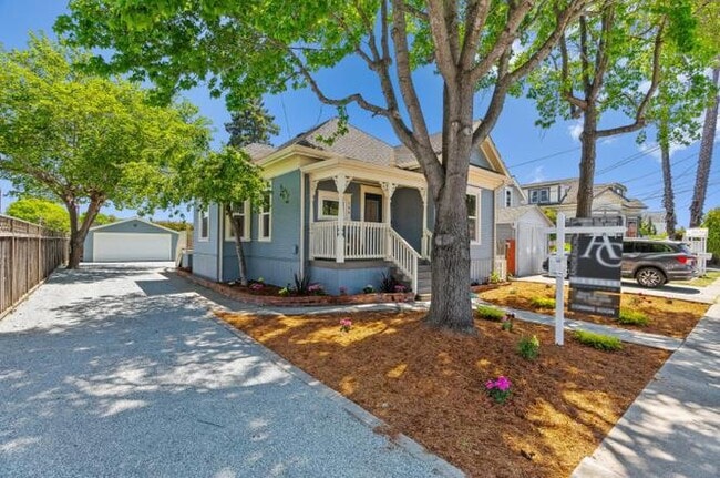 546 Ocean View Ave in Santa Cruz, CA - Building Photo - Building Photo