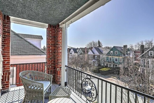 160 Irving Ave, Unit 3C in Providence, RI - Foto de edificio - Building Photo