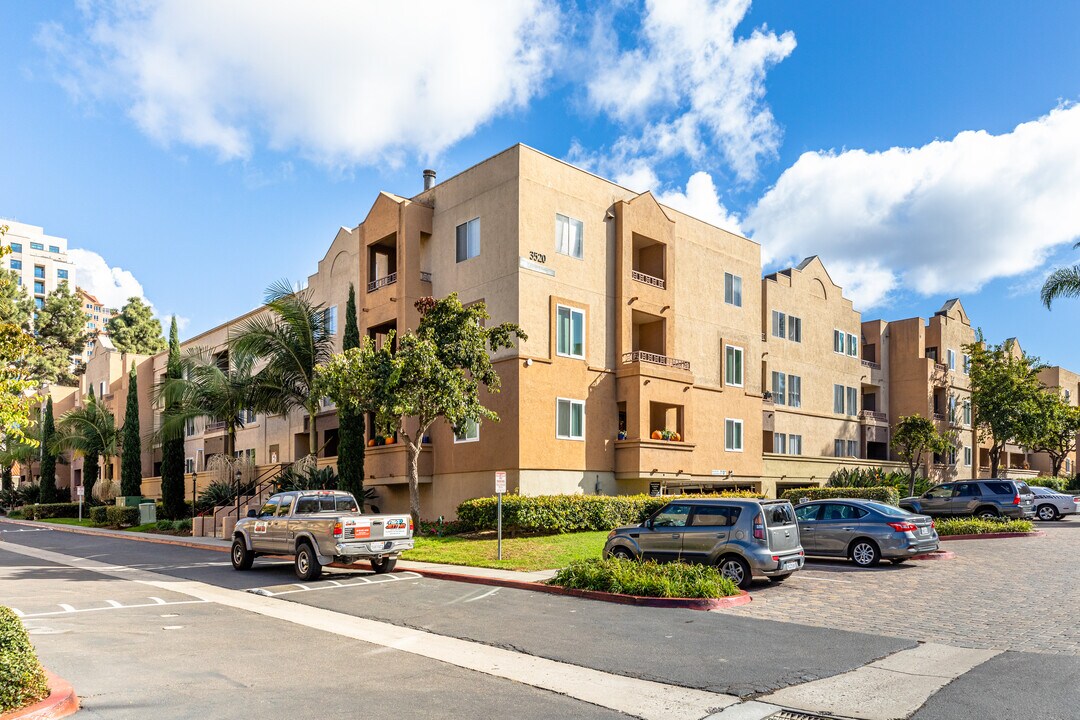 Villa Vicenza in San Diego, CA - Building Photo