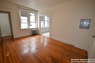 90 Brainerd Rd, Unit 5 in Boston, MA - Building Photo - Building Photo