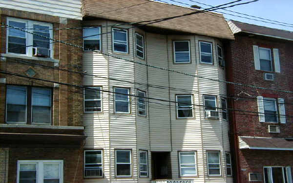 204 N 3rd St in Harrison, NJ - Building Photo - Building Photo