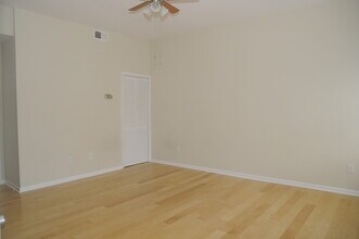 115 College Pl, Unit D in Norfolk, VA - Foto de edificio - Building Photo